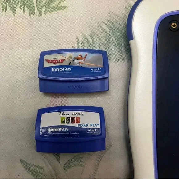 Vetech innotab 3 with 2 games works only when plugged in to wall charger - Picture 2 of 7